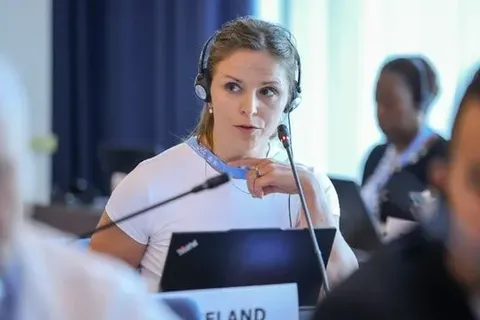 Anna Hulda Ólafsdóttir talar fyrir hönd Íslands á fundi fulltrúanefndar Milliríkjanefndarinnar sem haldinn var í Sófíu
